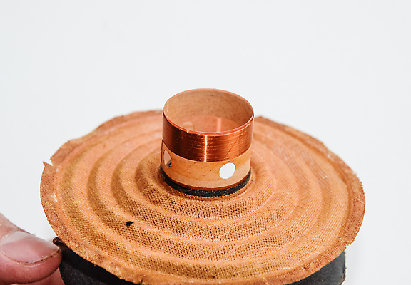 포토 JPG 해외이미지 무료이미지 직업 컨셉 모바일 사람없음 목재 장식 전자제품 바구니 검은색 소리 장비 수확 수리 DJ 오브젝트 복고 러시아 오디오 시스템 목소리 감싸기 보컬 소비에트 시험공부 캡모자 해외202007 해외202105 해외포토 나무 모자_잡화 유럽 컬러 농업 재료 모션 학습 파일형식