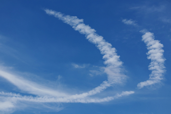 포토 JPG 해외이미지 구름 계절 백그라운드 패턴 자연 벽지 하늘 날씨 추상 안테나 파노라마 미술 풍경 사람없음 야외 여름 파란색 빛 햇빛 태양 일출 환경 맑음 침묵 일몰 봄 흰색 분위기 정상 장면 부드러움 스카이라인 내추럴 수평선 해외202007 해외포토 자연요소 컬러 컨셉 무늬 통신 문화예술 촬영기법 노을 소리 감각 생태계 파일형식