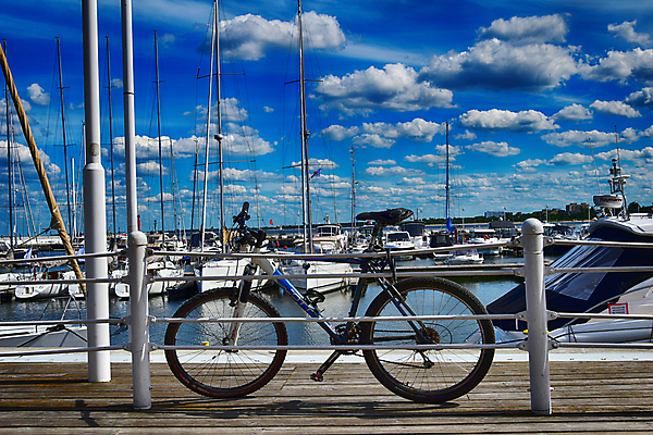 포토 JPG 해외이미지 구름 라이프스타일 유럽 스포츠 여행 교통시설 하늘 거리 풍경 사람없음 야외 물 여름 항구 자전거 도시 바퀴 승차 순환 해외202007 해외포토 자연요소 계절 나라 교통 모션 생활 바이크 시설 파일형식