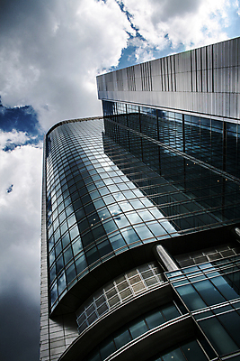 포토 JPG 해외이미지 외관 건축양식 유리 사람없음 건물 사무실 탑 고층빌딩 블록 도시 폴란드 바르샤바 해외202007 해외포토 건축물 건축 유럽 비즈니스 재질 빌딩 파일형식