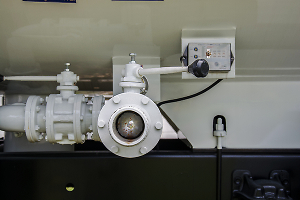 포토 JPG 해외이미지 1 산업 자동차 불 손잡이 안전 사람없음 빨간색 물 금속 장비 공구 긴급 판넬 오픈 구출 보호 연결 위험 오브젝트 서비스 예방 보안 파이프 시스템 호스 튜브 짐차 엔진 펌프 압력 옛날 제어 중고 철강 헬프 해외202007 해외포토 자연요소 육상교통 컬러 컨셉 재질 도구 도움 파일형식