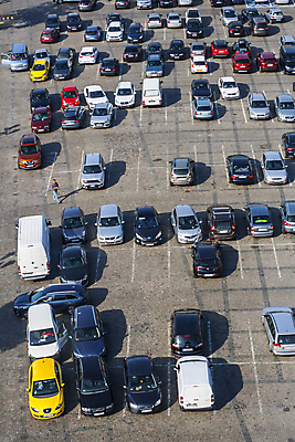 포토 JPG 해외이미지 교통수단 교통시설 자동차 지붕 사람없음 우주 운전 그룹 큼 주차 가득함 머리위 정비공 덩어리 제비 모터 땅바닥 자동 줄서기 많음 해외202007 해외포토 육상교통 교통 컨셉 모션 조류 바닥 기술자 크기 시설 파일형식