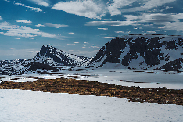 포토 JPG 해외이미지 구름 공원 유럽 호수 여행 자연 하늘 산 파노라마 노르웨이 국립공원 풍경 사람없음 야외 초록색 물 여름 파란색 계곡 얼음 하이킹 바위 장면 북쪽 스칸디나비아 전국 절정 해외202007 해외포토 자연요소 계절 공공시설 나라 컬러 레저 촬영기법 돌_바위 방향 생태계 파일형식