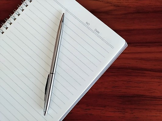 포토 JPG 해외이미지 디자인 교육 종이 음료 백그라운드 컨셉 패턴 비즈니스 탁자 표면 바닥 프레임 직장 사람없음 목재 책 사무실 펜 갈색 우주 다이어리 쪽지 공책 침묵 공백 수확 흰색 업무 오픈 신용카드 정상 책상 묘사 오브젝트 질감 문서 복고 페이지 시트 옛날 해외202007 해외포토 나무 컬러 가구 무늬 농업 회사 재료 문구용품 금융 필기구 사무용품 소리 작업 파일형식