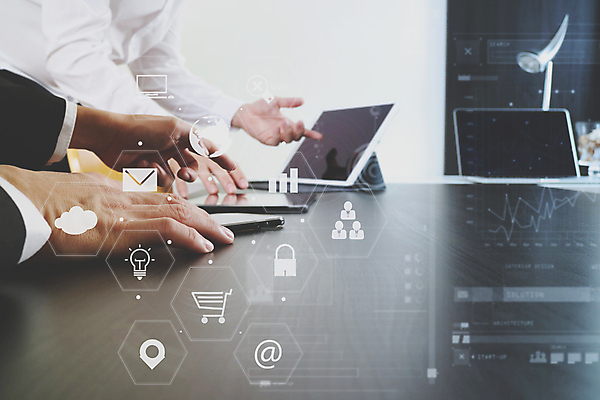 포토 JPG 해외이미지 무료이미지 손 비즈니스 신체부위 노트북 태블릿 해외202007 해외포토 사람 전자제품 스마트기기 파일형식 무료콘텐츠