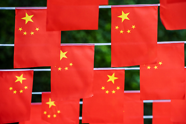 포토 JPG 해외이미지 주간 모양 기념일 아시아 별 문화 날리기 매달리기 사람 동양인 사람없음 빨간색 노란색 축제 중국 힘 깃발 도시 역사 심볼 사인 베이징 5 지역 동쪽 거인 애국심 공산주의 공화국 전국 해외202007 해외포토 자연요소 나라 컬러 모션 인종 이벤트 숫자 방향 파일형식