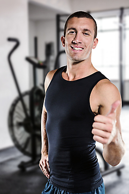 포토 JPG 해외이미지 백인 응시 남자 행복 스포츠 건강 관리 한명 서기 사람 손짓 20대 성인 운동복 운동 헬스사이클 검은색 강사 헬스장 장비 회색 연습 체육관 긍정 에어로빅 성인남자한명만 크로스핏 해외202007 해외포토 서양인 직업 1 시선 옷 감정 컬러 컨셉 모션 청년 운동기구 헬스 춤 남자한명만 성인남자만 파일형식