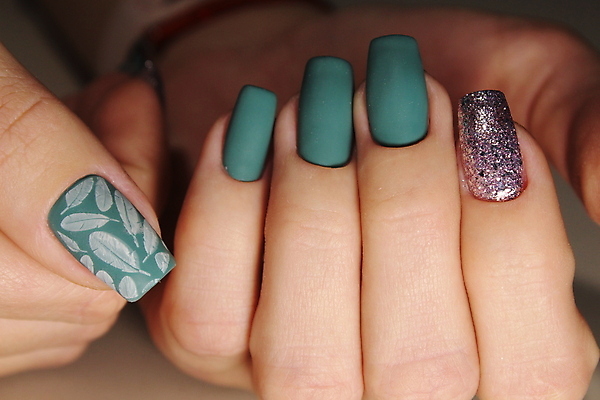 포토 JPG 해외이미지 손 여자 근접촬영 신체부위 손톱관리 네일아트 손톱 해외202007 해외포토 뷰포인트 사람 뷰티 파일형식