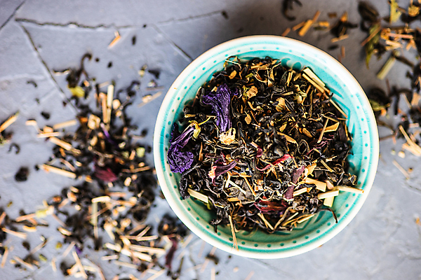 포토 JPG 해외이미지 무료이미지 꽃잎 사람없음 하이앵글 찻잔 찻잎 플랫레이 해외202007 해외202105 해외포토 꽃 뷰포인트 잔 차_음료 플랫 파일형식