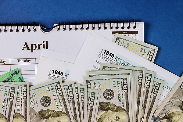 포토 JPG 해외이미지 무료이미지 돈 사람없음 금융 달러 미국 계산기 파일 회계 세금 정부 환급 과세 해외202007 해외202105 해외포토 북아메리카 문구용품 경제 장비 재산 파일형식