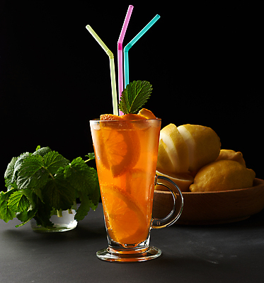 포토 JPG 해외이미지 무료이미지 열매 음료 음식 조각 백그라운드 잎 오렌지 과일 재료 유리 탁자 귤 건강 사람없음 목재 빨간색 초록색 물 여름 노란색 얼음 검은색 주스 추위 알코올 신선 칵테일 바 투명 달콤 시원함 레몬 레모네이드 민트 가득함 상쾌 밀짚 내추럴 소다 토닉 핸드메이드 해외202007 해외202105 해외포토 자연요소 나무 식물 계절 감정 컬러 가구 재질 주류 맛 짚 허브 에이드 파일형식 무료콘텐츠