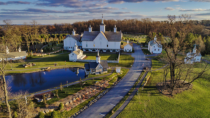 포토 JPG 해외이미지 나무 구름 별 호수 결혼 밭 건축양식 창문 자연 하늘 지붕 풍경 사람없음 건물 목재 초록색 농장 문 일몰 봄 수확 덮개 흰색 나뭇가지 시골 연못 복고 외양간 옛날 해외202007 해외포토 자연요소 식물 건축물 계절 건축 컬러 농업 재료 이벤트 노을 뚜껑 생태계 파일형식