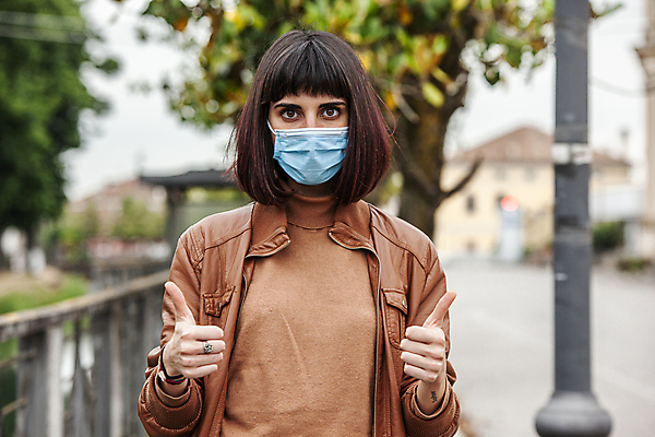 포토 JPG 해외이미지 여자 백그라운드 컨셉 건강 마스크 한명 안전 사람 동양인 고통 오염 바이러스 질병 위험 예방 인플루엔자 전염병 여자한명만 코로나바이러스 포스트코로나 해외202007 델타변이바이러스 해외포토 1 감정 의학 인종 사회이슈 여자만 파일형식