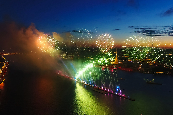 포토 JPG 해외이미지 구름 행복 백그라운드 크리스마스 하늘 불 휴가 불꽃 새로움 불꽃놀이 미술 이벤트 사람없음 빨간색 물 빛 강 컬러풀 반사 노란색 파티 어둠 기쁨 낭만 축하 4 떨어짐 야간 저녁 폭발 연도 쇼 경례 진홍색 독립 웅장함 해외202007 해외포토 자연요소 기념일 감정 컬러 컨셉 놀이 문화예술 숫자 인사 파일형식