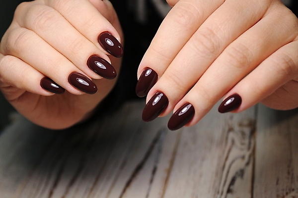 포토 JPG 해외이미지 손 여자 손가락 근접촬영 신체부위 손톱관리 네일아트 손톱 해외202007 해외포토 뷰포인트 사람 뷰티 파일형식