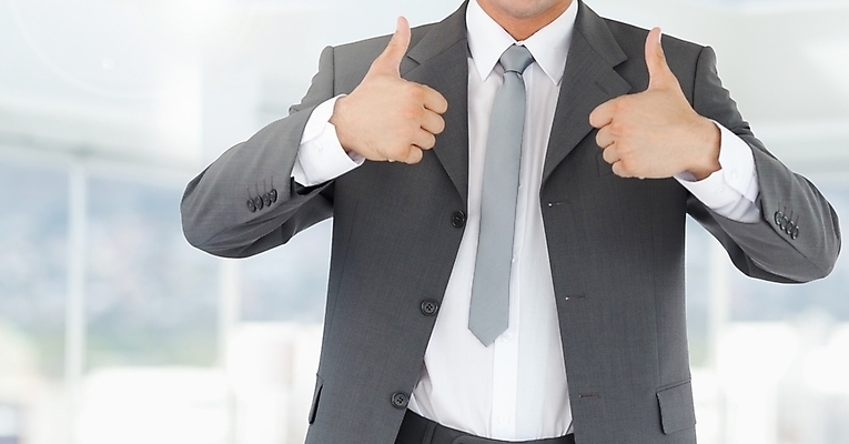 포토 JPG 해외이미지 남자 행복 실내 미소 20대 건물 비즈니스맨 스마트 긍정 해외202007 해외포토 건축물 감정 컨셉 비즈니스 표정 사람 청년 내부 직장인 파일형식