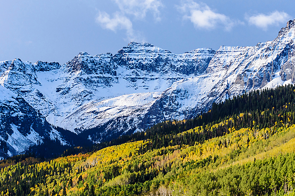 포토 JPG 해외이미지 나무 구름 잎 밭 자연 하늘 엄마 산 풍경 사람없음 야외 목재 초록색 울타리 컬러풀 태양 계곡 미국 가을 바위 흰색 시골 소나무 씻기 정상 숲 고도 언덕 통나무 지역 멀리 수목 절정 콜로라도 화강암 목가 해외202007 해외포토 자연요소 식물 계절 컬러 북아메리카 농업 재료 가족 담장 청결 암석 돌_바위 생태계 파일형식