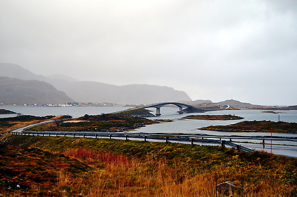 포토 JPG 해외이미지 나무 식물 유럽 호수 여행 건축양식 자연 하늘 산 풍경 사람없음 야외 초록색 물 여름 파란색 농장 마을 환경 계곡 고요 하이킹 에너지 가을 만 땅 전국 산맥 해외202007 해외포토 자연요소 계절 건축 나라 컬러 농업 레저 생태계 파일형식
