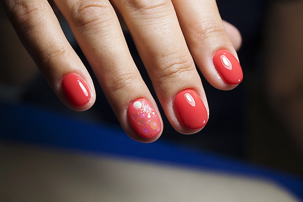 포토 JPG 해외이미지 손 여자 손가락 근접촬영 신체부위 손톱관리 네일아트 손톱 해외202007 해외포토 뷰포인트 사람 뷰티 파일형식