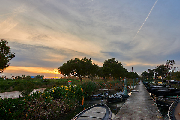 포토 JPG 해외이미지 나무 식물 구름 호수 자연 낚시 풍경 사람없음 물 파란색 강 일출 일몰 새벽 보트 스페인 숲 포트 발렌시아 해외202007 해외포토 자연요소 유럽 컬러 배_교통 레저 노을 생태계 파일형식