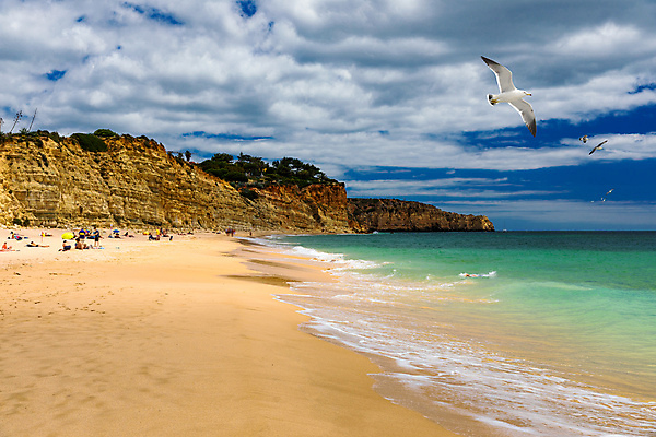 포토 JPG 해외이미지 유럽 모래 바다 여행 자연 하늘 풍경 사람없음 물 여름 파란색 모래사장 맑음 포르투갈 대서양 해외202007 해외포토 자연요소 계절 나라 컬러 날씨 생태계 파일형식