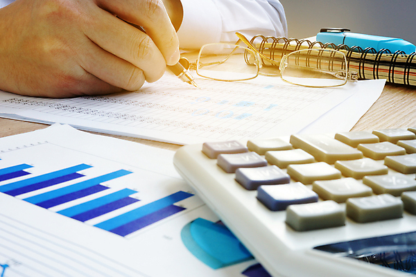 포토 JPG 해외이미지 무료이미지 비즈니스 관리 사람없음 금융 경제 계산기 계산 뉴스 재산 분석 상담 회계 세금 해외202007 해외202105 해외포토 컨셉 문구용품 장비 파일형식