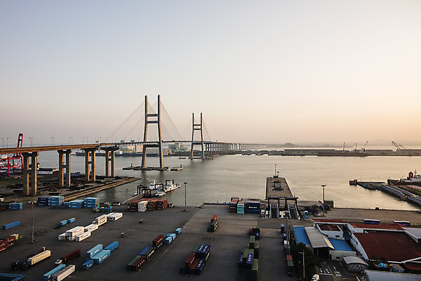 포토 JPG 주간 여행 한국 풍경 사람없음 야외 관광지 항구 일몰 무역 경기도 국내여행 서해대교 평택 평택항 국내포토 자연요소 산업 아시아 교통시설 노을 다리_건축물 파일형식