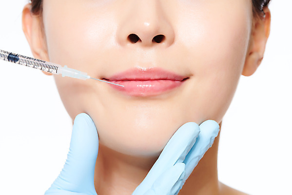 포토 JPG 스튜디오촬영 손 여자 장갑 의학 실내 관리 주사기 한명 근접촬영 20대 앞모습 신체부위 뷰티 한국인 입 수술 성형수술 입술 흰배경 보톡스 시술 의료성형뷰티 필러 국내포토 1 잡화 뷰포인트 백그라운드 의료기기 사람 동양인 청년 내부 치료 흰색 파일형식