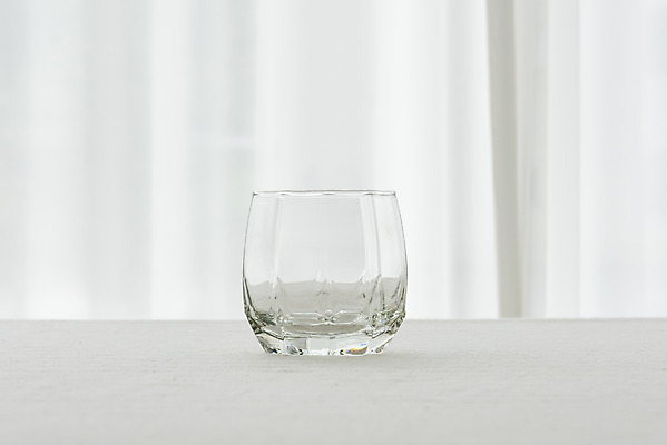 포토 JPG 스튜디오촬영 음료 백그라운드 식탁 잔 실내 취미 사람없음 한개 카페 흰색 흰배경 소확행 홈카페 국내포토 1 식기 컬러 탁자 내부 상점 신조어 파일형식