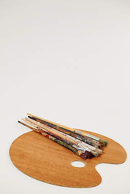 포토 JPG 해외이미지 탁자 사람없음 목재 미술도구 붓 팔레트 해외202007 해외포토 나무 가구 재료 오브젝트 파일형식