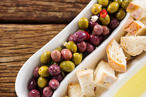 포토 JPG 해외이미지 접시 빵 조각 사람없음 올리브 피클 올리브절임 해외202007 해외포토 식기 열매 음식 절임 파일형식