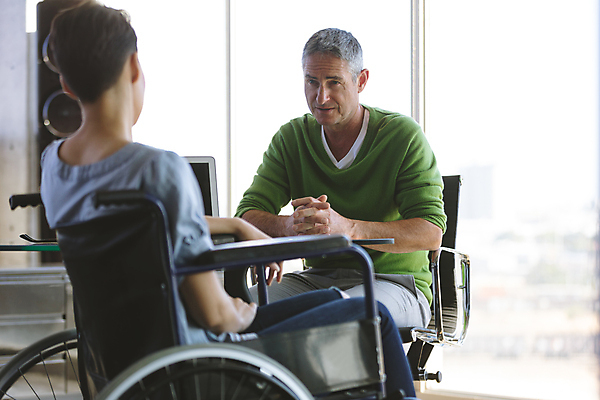 포토 JPG 해외이미지 비즈니스 함께함 사람 사무실 책상 소통 해외202007 해외포토 가구 컨셉 파일형식