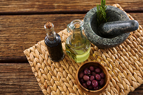 포토 JPG 해외이미지 그릇 사람없음 매트 허브 올리브 피클 로즈메리 올리브절임 해외202007 해외포토 식물 식기 열매 절임 파일형식