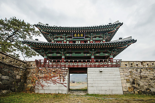 포토 JPG 주간 여행 유적 한국 풍경 사람없음 야외 관광지 성 전라남도 국내여행 강진 강진병영성 국내포토 자연요소 전통 건축물 아시아 전라도 파일형식