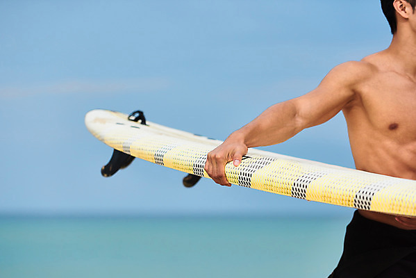 포토 JPG 주간 라이프스타일 남자 수영복 스포츠 파도 바다 여행 휴가 한명 상반신 20대 성인 취미 해변 야외 앞모습 여름 레포츠 친구 여름휴가 바캉스 청춘 운동 한국인 자유 서핑보드 서핑 익스트림스포츠 해수욕장 즐거움 강원도 양양군 하조대 하조대해수욕장 성인남자한명만 국내포토 자연요소 1 옷 계절 감정 뷰포인트 컨셉 관계 레저 한국 건강 사람 동양인 청년 생활 수상스포츠 보드_스포츠 양양 남자한명만 성인남자만 파일형식 여름_계절