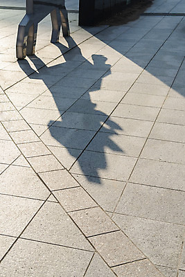 포토 JPG 주간 백그라운드 바닥 그림자 사람없음 야외 햇빛 동상 모형 오후 국내포토 자연요소 태양 조형물 기념물 파일형식