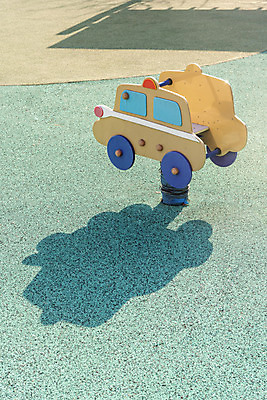 포토 JPG 주간 백그라운드 자동차 바닥 그림자 사람없음 야외 햇빛 놀이터 오후 국내포토 자연요소 육상교통 놀이 태양 파일형식