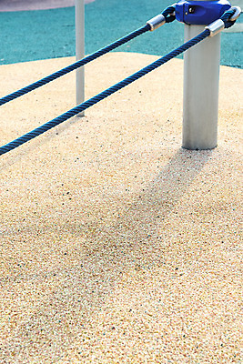 포토 JPG 주간 백그라운드 바닥 그림자 사람없음 야외 햇빛 놀이터 그네 오후 국내포토 자연요소 놀이 태양 파일형식