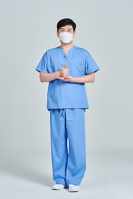포토 JPG 스튜디오촬영 전신 남자 회색배경 실내 병원 마스크 한명 앞모습 치료 30대 한국인 간호사 의료진 의사 바이러스 성인남자한명만 덕분에챌린지 챌린지 국내포토 직업 1 캠페인 뷰포인트 백그라운드 의학 사람 동양인 내부 장년 회색 남자한명만 성인남자만 파일형식