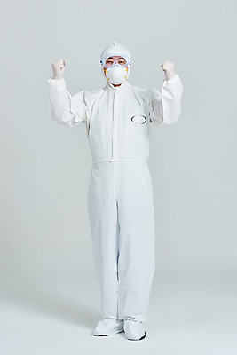 포토 JPG 스튜디오촬영 전신 남자 응원 회색배경 실내 병원 마스크 한명 서기 누끼 앞모습 치료 30대 파이팅 한국인 간호사 의료진 의사 바이러스 사회이슈 성인남자한명만 코로나바이러스 방역복 델타변이바이러스 국내포토 직업 1 옷 뷰포인트 백그라운드 컨셉 의학 모션 사람 동양인 내부 장년 회색 방역 남자한명만 성인남자만 파일형식