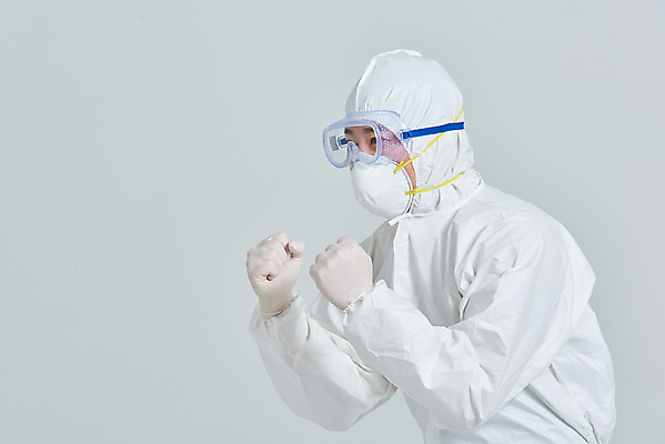 포토 JPG 스튜디오촬영 남자 회색배경 실내 병원 마스크 한명 서기 누끼 상반신 옆모습 치료 30대 파이팅 한국인 간호사 의료진 의사 바이러스 결심 사회이슈 성인남자한명만 코로나바이러스 방역복 델타변이바이러스 국내포토 직업 1 옷 뷰포인트 백그라운드 컨셉 의학 모션 사람 동양인 내부 장년 회색 방역 남자한명만 성인남자만 파일형식