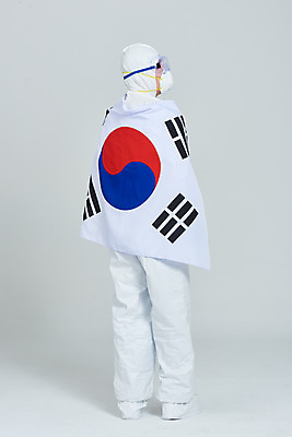 포토 JPG 스튜디오촬영 전신 남자 회색배경 실내 병원 마스크 한명 서기 들기 누끼 뒷모습 치료 30대 한국인 간호사 의료진 의사 바이러스 국기 태극기 사회이슈 성인남자한명만 코로나바이러스 방역복 델타변이바이러스 국내포토 직업 1 옷 뷰포인트 백그라운드 컨셉 의학 모션 사람 동양인 내부 장년 회색 방역 남자한명만 성인남자만 파일형식