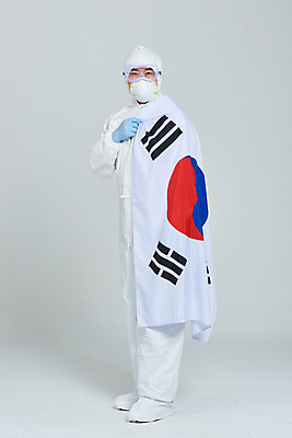 포토 JPG 스튜디오촬영 전신 남자 회색배경 실내 병원 마스크 한명 서기 들기 누끼 옆모습 치료 30대 한국인 간호사 의료진 의사 바이러스 국기 태극기 사회이슈 성인남자한명만 코로나바이러스 방역복 델타변이바이러스 국내포토 직업 1 옷 뷰포인트 백그라운드 컨셉 의학 모션 사람 동양인 내부 장년 회색 방역 남자한명만 성인남자만 파일형식