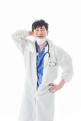 포토 JPG 스튜디오촬영 남자 청진기 실내 병원 마스크 한명 서기 누끼 상반신 앞모습 치료 30대 한국인 간호사 의료진 의사 바이러스 사회이슈 흰배경 성인남자한명만 코로나바이러스 방역복 턱스크 델타변이바이러스 국내포토 직업 1 옷 뷰포인트 백그라운드 컨셉 의학 의료기기 모션 사람 동양인 내부 장년 흰색 방역 합성어 남자한명만 성인남자만 파일형식