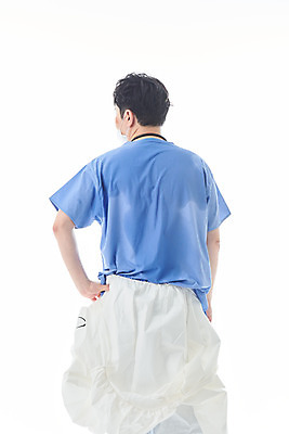포토 JPG 스튜디오촬영 남자 허리손 청진기 휴식 실내 병원 마스크 한명 서기 누끼 상반신 뒷모습 치료 30대 한국인 간호사 의료진 의사 바이러스 사회이슈 흰배경 성인남자한명만 코로나바이러스 방역복 델타변이바이러스 국내포토 직업 1 옷 뷰포인트 포즈 백그라운드 컨셉 의학 의료기기 모션 사람 동양인 내부 장년 흰색 방역 남자한명만 성인남자만 파일형식