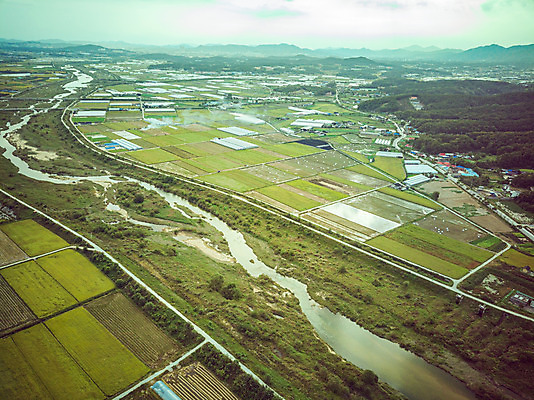 포토 JPG 주간 여행 한국 논 풍경 사람없음 야외 하이앵글 수확 벼 가을 경기도 항공촬영 국내여행 전경 국내포토 여주시 자연요소 계절 아시아 뷰포인트 농업 곡류 파일형식 탑뷰