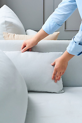 포토 JPG 스튜디오촬영 손 여자 40대 중년 가사 거실 주택 실내 한명 신체부위 소파 청결 한국인 위생 청소도구 청소 먼지 대청소 중년여자한명만 국내포토 1 의자 사람 동양인 성인 내부 건물 도구 여자한명만 중년여자만 파일형식