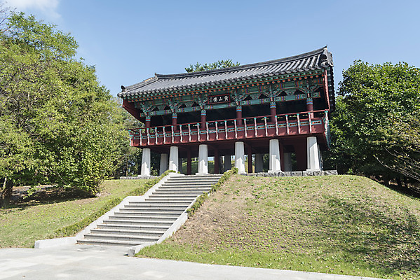 포토 JPG 주간 한국전통 여행 고건축 유적지 자연 풍경 사람없음 야외 관광지 문화재 가을 한국사 충청남도 논산 계백장군유적전승지 황산루 국내포토 자연요소 전통 건축물 계절 한국 역사 생태계 충청도 파일형식