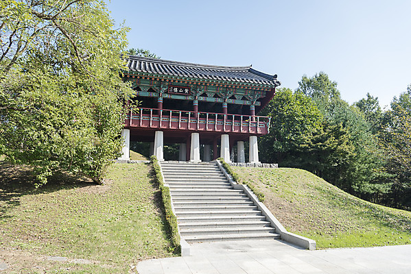 포토 JPG 주간 한국전통 여행 고건축 유적지 자연 풍경 사람없음 야외 관광지 문화재 가을 한국사 충청남도 논산 계백장군유적전승지 황산루 국내포토 자연요소 전통 건축물 계절 한국 역사 생태계 충청도 파일형식