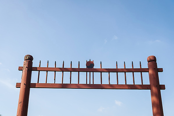 포토 JPG 주간 한국전통 여행 고건축 유적지 자연 풍경 사람없음 야외 관광지 문화재 가을 한국사 충청남도 논산 홍살문 계백장군유적전승지 충장사 국내포토 자연요소 전통 건축물 계절 한국 역사 생태계 전통문 충청도 파일형식